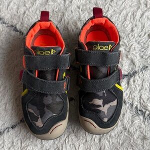 PLAE Ty - camo, kids size 11.5